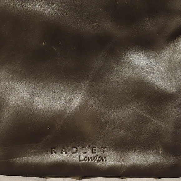 Radley London Dark Brown Crossbody Bag Sleek Leather Design - Picture 3 of 16